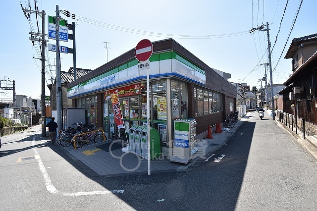 コンビニ　ファミリーマート　小浦下新庄駅前（コンビニ）まで418m