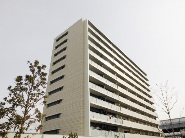 建物外観　オートロック完備で安心のセキュリティ♪
