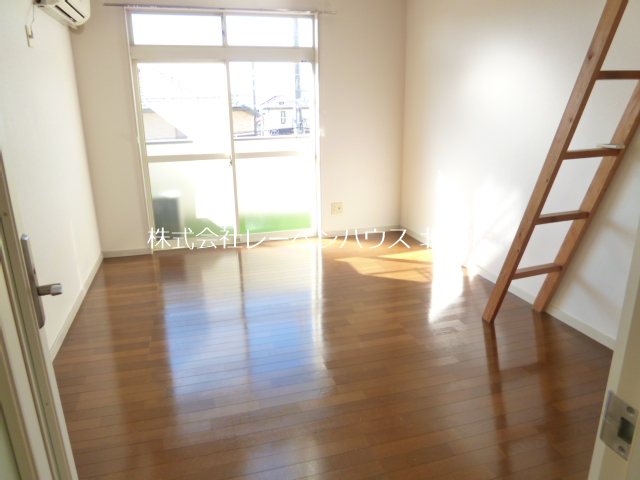 居室・リビング　同物件別部屋参考写真