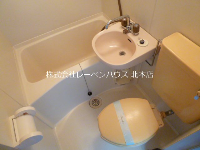 バス・シャワールーム　同物件別部屋参考写真