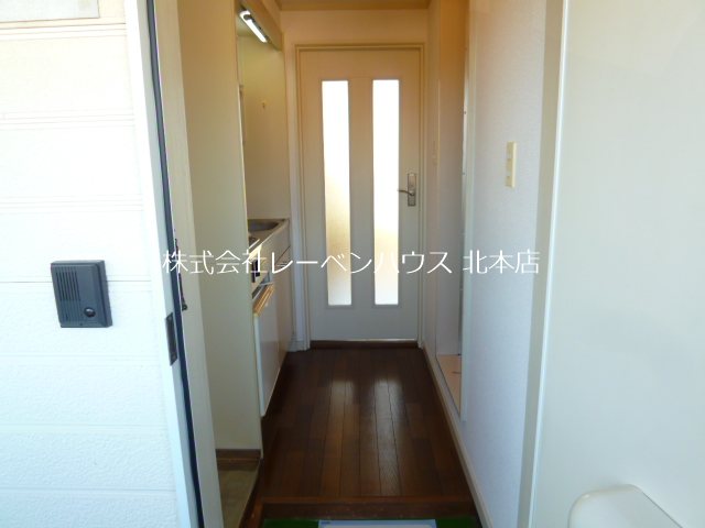 玄関　同物件別部屋参考写真