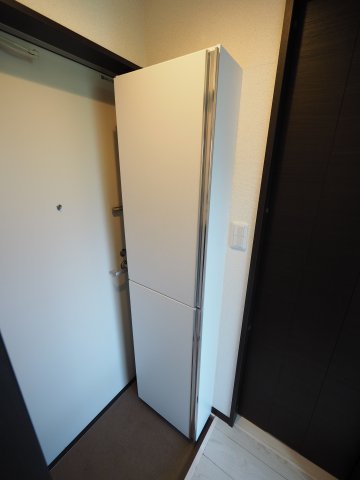 玄関　たっぷり収納できるシューズボックス