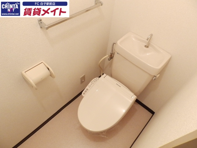 トイレ　同型参考写真