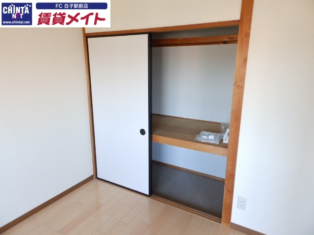 収納　同型参考写真