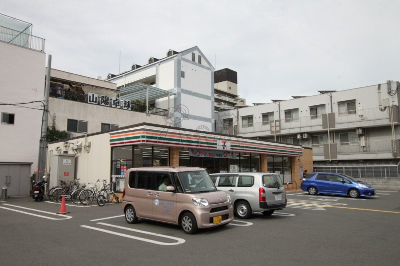 コンビニ　セブンイレブン大阪沢之町2丁目店（コンビニ）まで250m