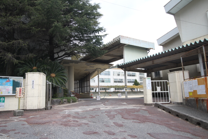 小学校　下関市立養治小学校（小学校）まで755m