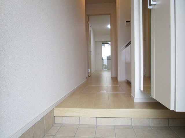 玄関　同物件別部屋のお写真です※現況優先