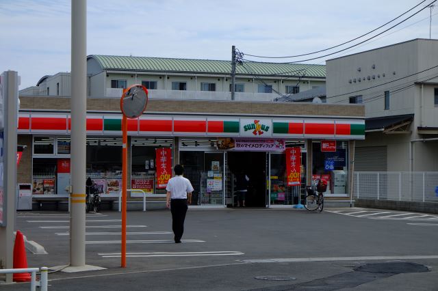コンビニ　サンクス（コンビニ）まで1m