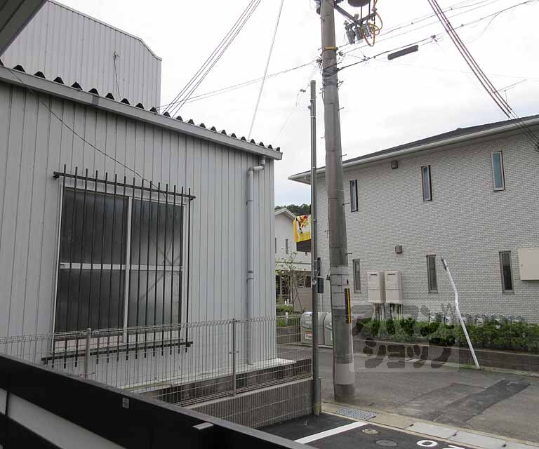 眺望　大通りから一本入った環境です。