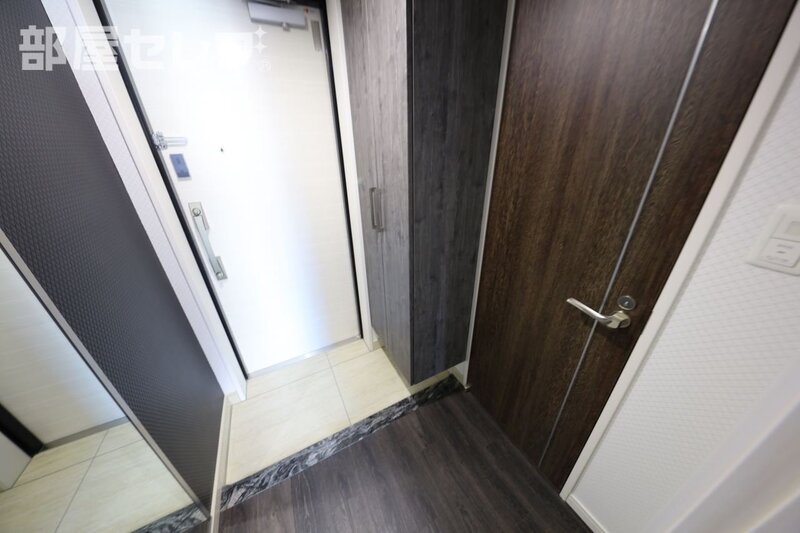 玄関　８１０号室写真