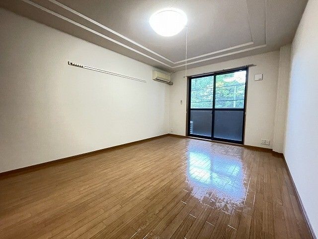 居室・リビング　別号室の写真です