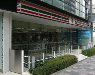 コンビニ　セブンイレブン日本橋本町3丁目店（コンビニ）まで98m