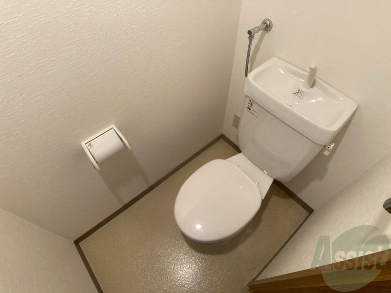 トイレ　こちらはトイレです。清潔感があり、安心して使用できます。