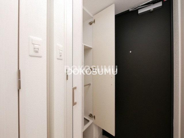 玄関　住まいの顔として相応しい、気品とゆとりのあるエントランス。