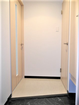 玄関　玄関広いです♪