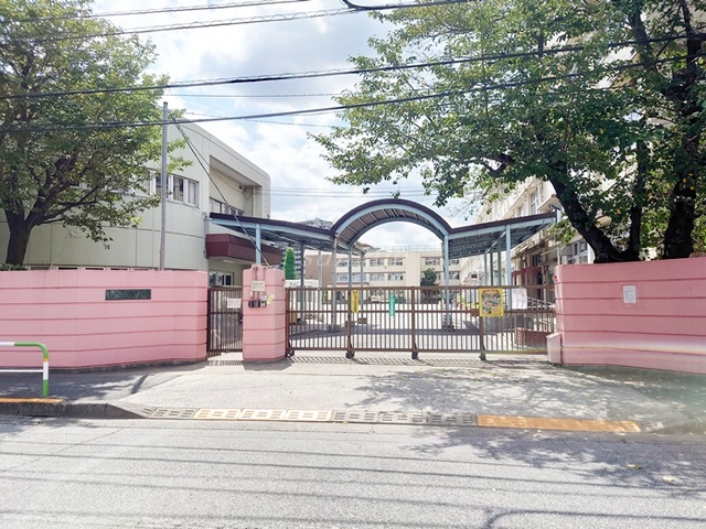 小学校　北区立浮間小学校（小学校）まで570m