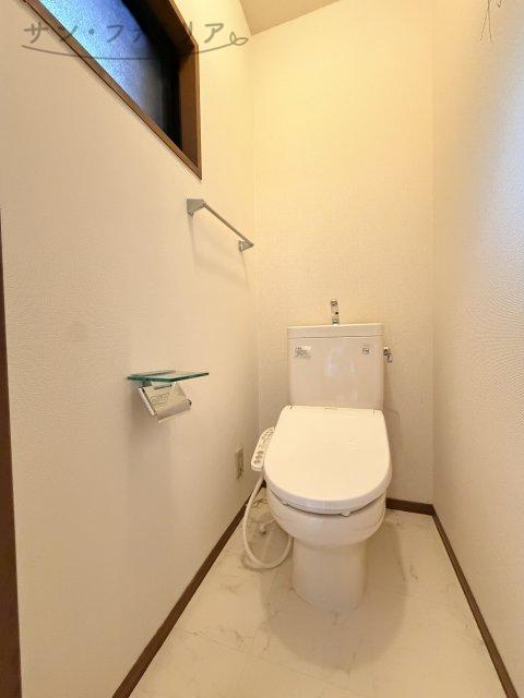 トイレ　※リフォーム前の写真です