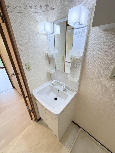 洗面設備　同一物件別部屋写真
