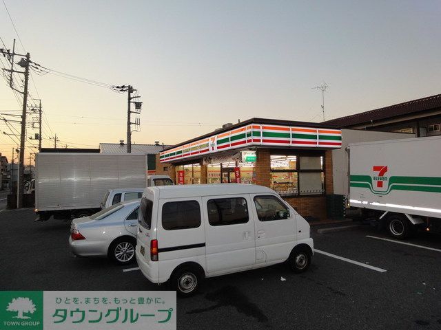 コンビニ　セブンイレブン（コンビニ）まで580m