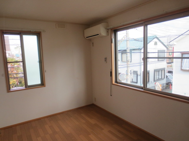 居室・リビング　２面採光で明るいお部屋です！