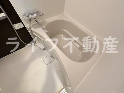 バス・シャワールーム　コンパクトで使いやすいお風呂です