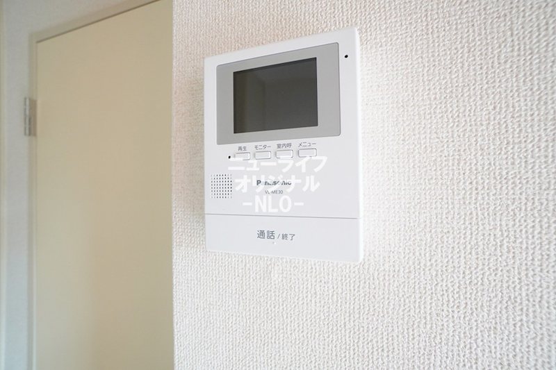 セキュリティ　突然の来訪者にも安心のTVモニター付きインターホン