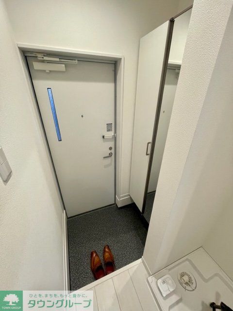 玄関　★姿見付シューズBOX完備☆