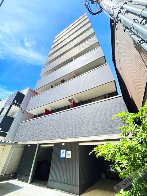 建物外観　お洒落な黒の外装のマンションです♪