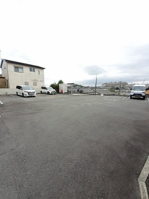 駐車場　駐車スペースもあります☆
