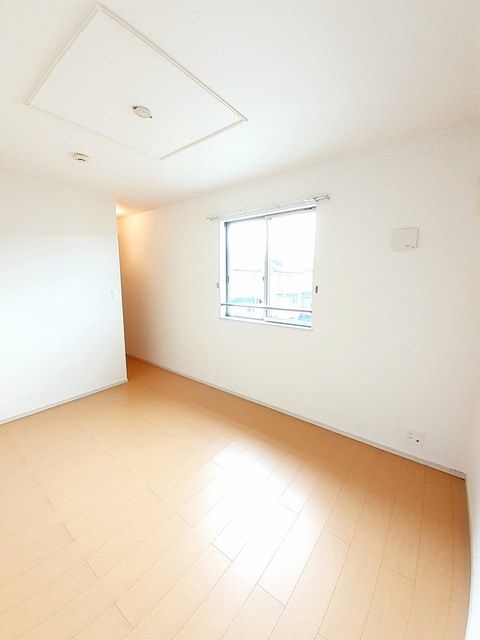 その他部屋・スペース　風通しも良い寝室です☆