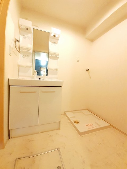 洗面設備　明るい洗面所です★