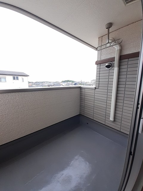 バルコニー　陽当たり良好なバルコニーです♪
