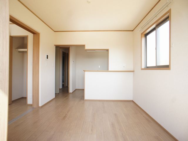 居室・リビング　快適に過ごせるエアコンが付いています♪