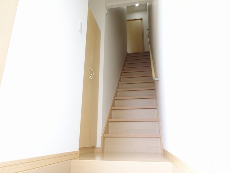 玄関　※別部屋参考写真