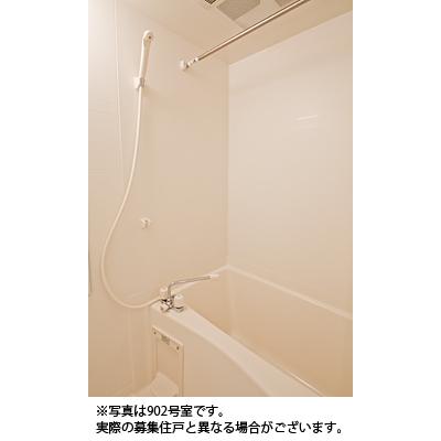 バス・シャワールーム　雨の日でも安心の浴室乾燥機付きです♪