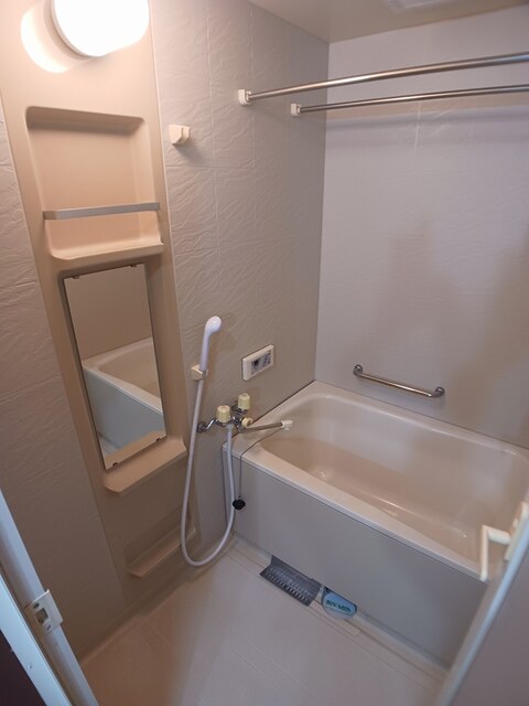 バス・シャワールーム　別部屋写真です。