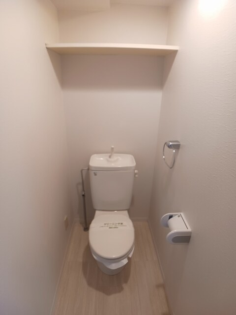 トイレ　別部屋写真です。