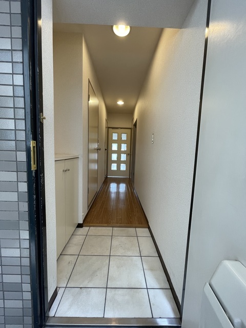 玄関　同タイプ別部屋の写真です。