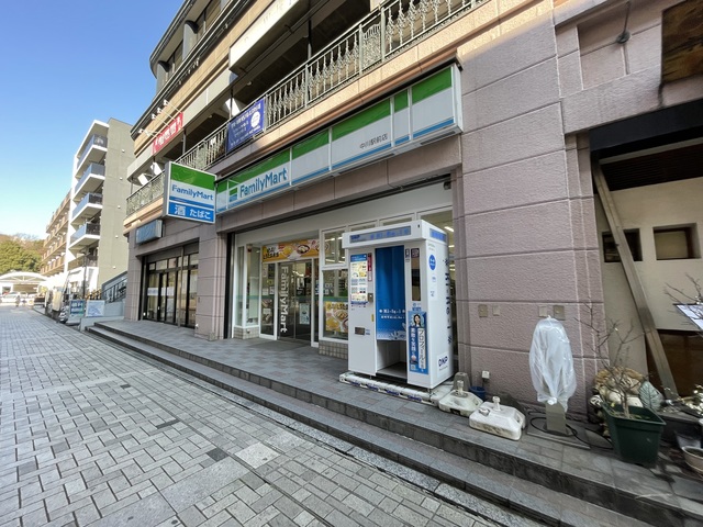 コンビニ　ファミリーマート中川駅前店（コンビニ）まで100m