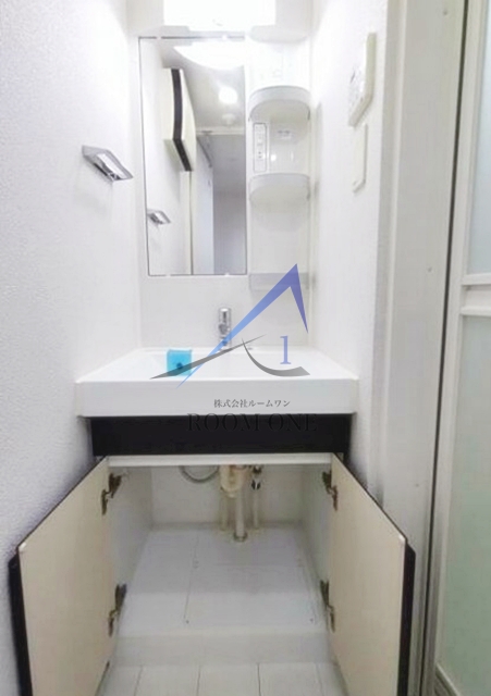 洗面設備　独立洗面台です。