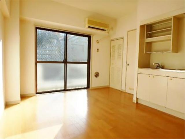 居室・リビング　キレイなフローリングのお部屋です