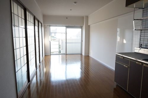 居室・リビング　※別部屋になります。現況優先。