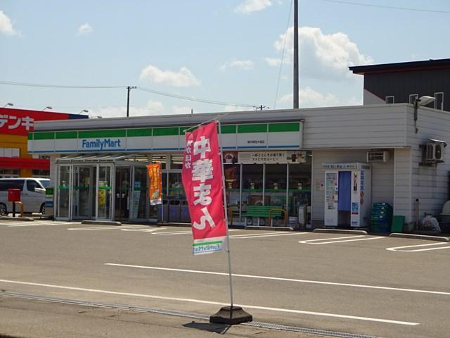 コンビニ　ファミリーマート（コンビニ）まで400m