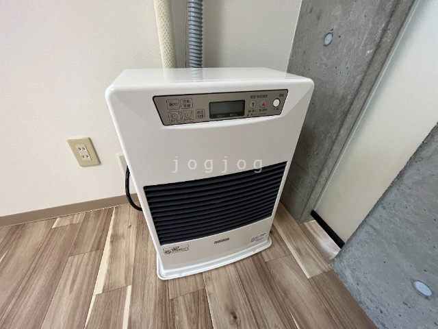その他設備　灯油ＦＦ式ストーブ