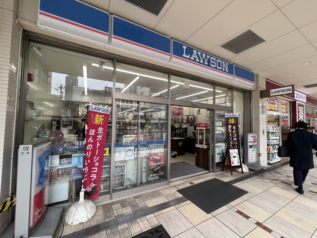 コンビニ　ローソンあべのキューズタウン店（コンビニ）まで400m