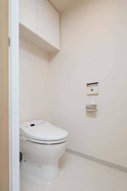 トイレ　※写真は同タイプ住戸です。