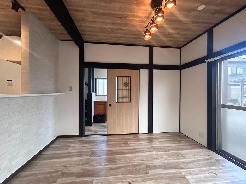 ETOILE弐分方町貸家の居間写真
