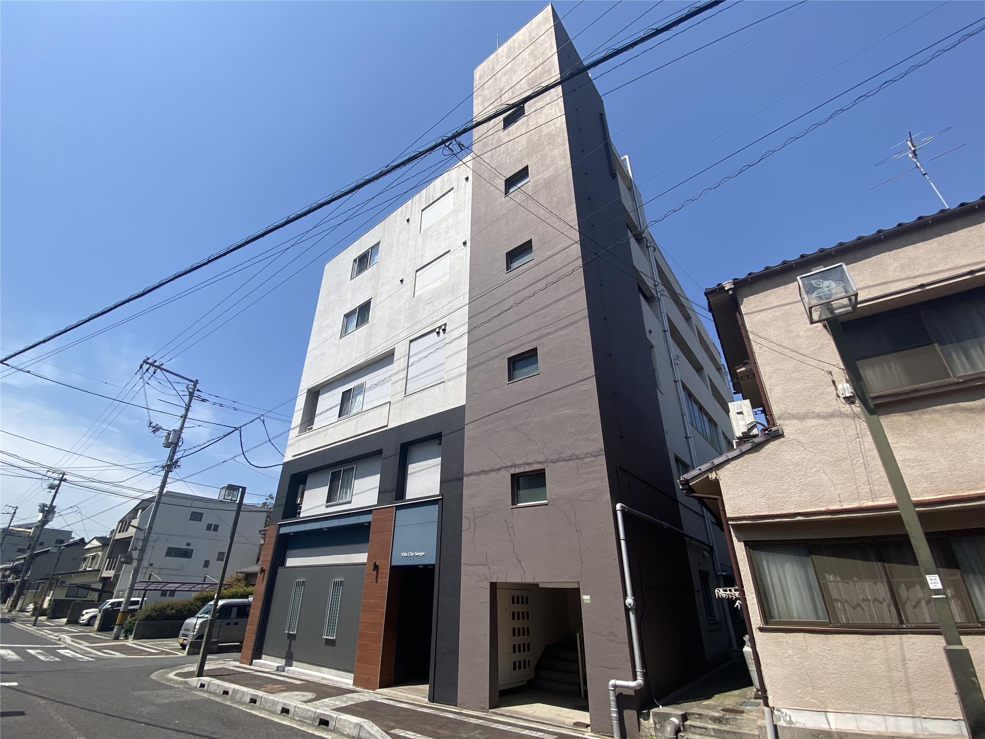 建物外観　1974年築　Villa　City　Sanjyo