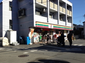 コンビニ　セブンイレブン 調布仙川1丁目店（コンビニ）まで445m