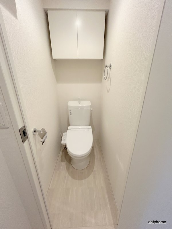 コンフォリア・リヴ靭公園のトイレ写真